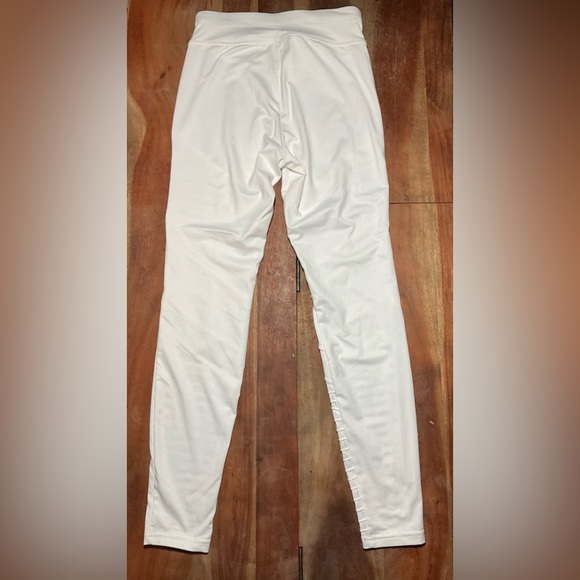 Bundle Athleticwear, Danskin Sport-bra & Anna & Ava Compression pant (Lg/Medium) - Picture 6 of 8